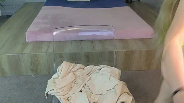 IceBlueBabe online show from 04.29.26