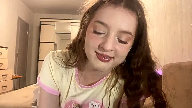 LynHaller online show from 03.17.26