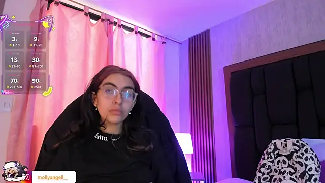 Molly A online show from 06.21.26