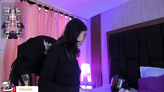 Molly A online show from 07.02.26