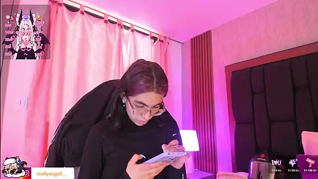 Molly A online show from 07.18.26