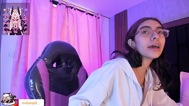 Molly A online show from 07.30.26