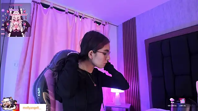 Molly A online show from 08.02.26