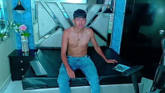 Tigger Collins online show from 03.14.26