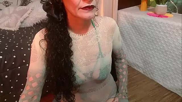  Alexandra Jones online show from 05.02.26