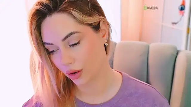 Snapshot of -ann- chatting on 03.11.26 -ann- online show from 03.11.26