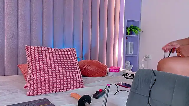 Snapshot of Meganlove__ chatting on 07.08.26 Meganlove online show from 07.08.26