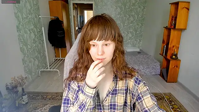 Snapshot of NikiCozy chatting on 06.28.26 NikiCozy online show from 06.28.26
