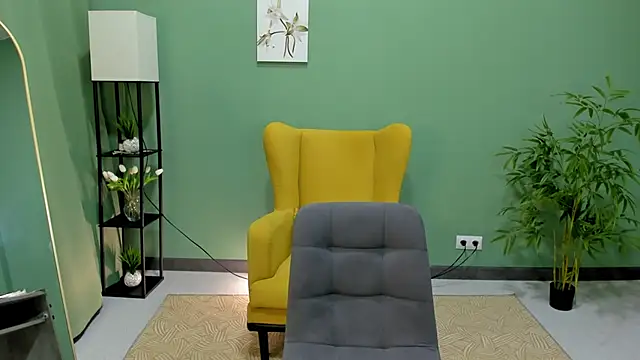 Snapshot of LeticiaRomano chatting on 06.17.26 LeticiaRomano online show from 06.17.26