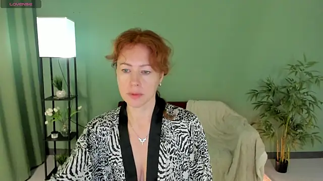 Snapshot of LeticiaRomano chatting on 07.07.26 LeticiaRomano online show from 07.07.26