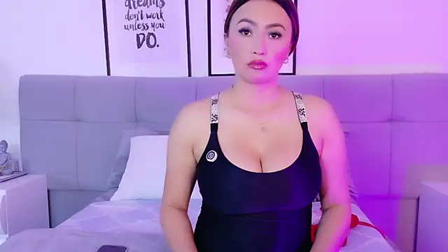 Snapshot of Katalina_Alvarezz chatting on 05.21.26 Katalina Alvarezz online show from 05.21.26