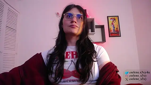 Snapshot of selene_cutie chatting on 03.20.26 selene cutie online show from 03.20.26