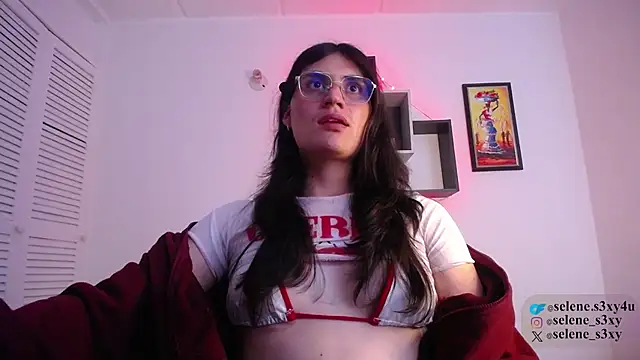 Snapshot of selene_cutie chatting on 03.25.26 selene cutie online show from 03.25.26