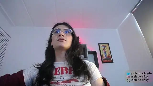 Snapshot of selene_cutie chatting on 04.05.26 selene cutie online show from 04.05.26