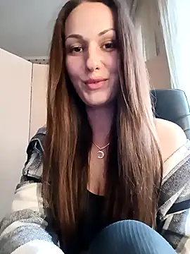 LunaCrystall online show from 04.22.26