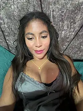 SaraValentina11 online show from 05.11.26