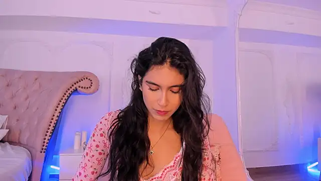 Snapshot of LucianaBlanco_ chatting on 05.13.26 LucianaBlanco online show from 05.13.26