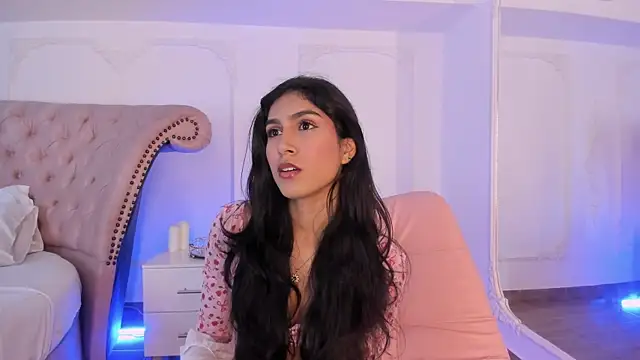 Snapshot of LucianaBlanco_ chatting on 06.15.26 LucianaBlanco online show from 06.15.26