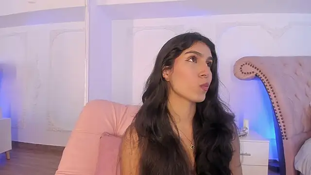Snapshot of LucianaBlanco_ chatting on 06.25.26 LucianaBlanco online show from 06.25.26