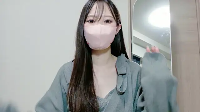 Snapshot of himachan_v chatting on 04.14.26 himachan v online show from 04.14.26