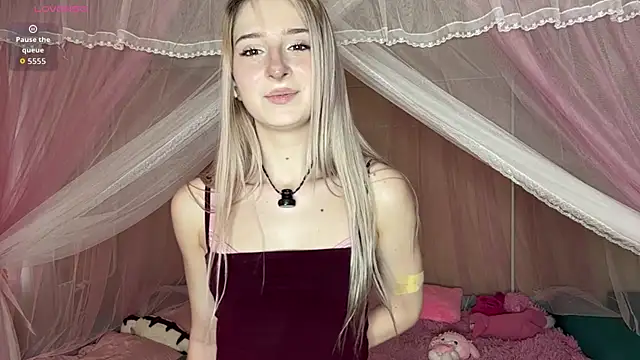 OnlyEva1 online show from 05.04.26