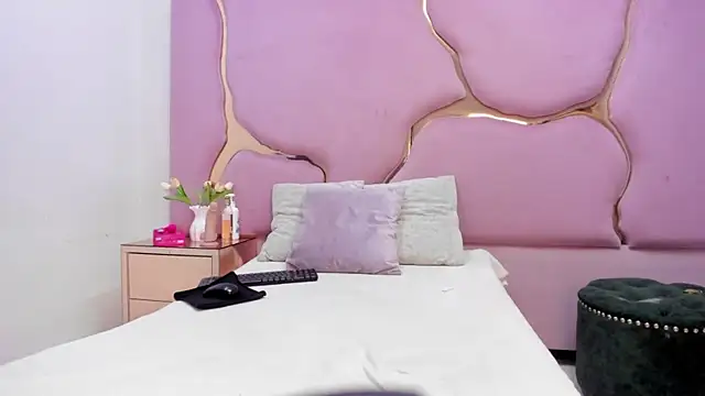 LaurendPink online show from 06.29.26
