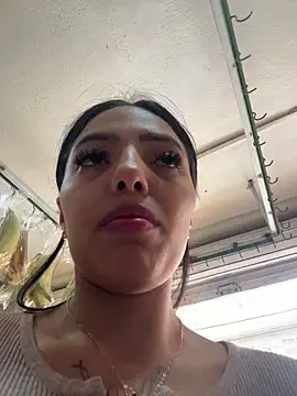 Snapshot of sylphiee_ chatting on 03.24.26 sylphiee online show from 03.24.26