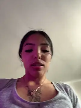 Snapshot of sylphiee_ chatting on 03.26.26 sylphiee online show from 03.26.26