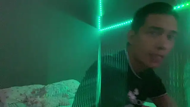 BrownBoyLover01 online show from 03.12.26