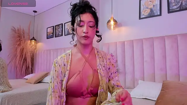 karoline lux online show from 03.13.26