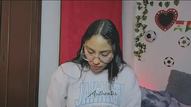 PaulaCutexs online show from 07.01.26