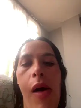 leila moretti online show from 04.27.26