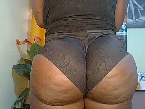 PantiesQueenOfAsses001 online show from 05.14.26