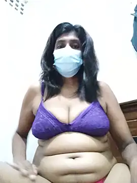 Snapshot of Amisha-35 chatting on 06.29.26 Amisha-35 online show from 06.29.26