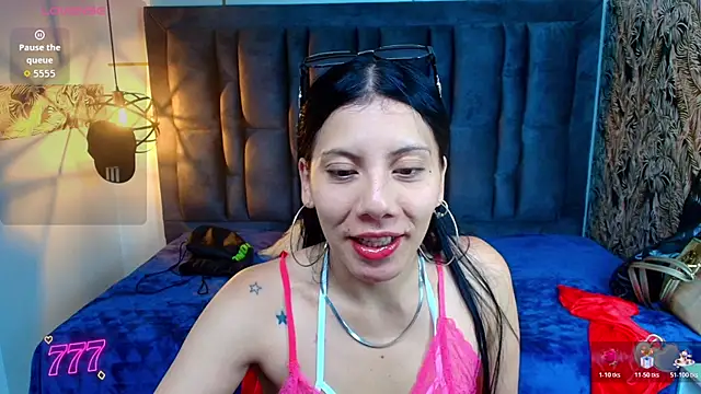 Snapshot of Abril_Fox__ chatting on 06.13.26 Abril Fox online show from 06.13.26