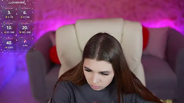 EmberCutee online show from 03.13.26