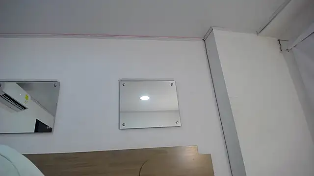 Ebony N Blonde online show from 04.28.26