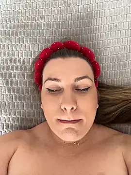 SweetCurvess online show from 03.17.26