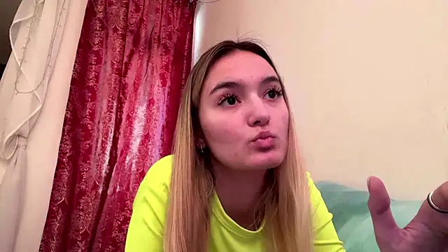 ReathaKiss online show from 05.12.26
