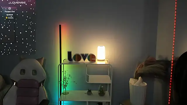 Rachel Wren online show from 07.06.26