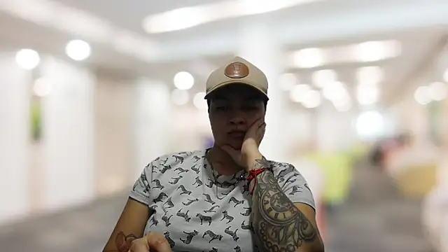 Snapshot of May-ana chatting on 03.31.26 May-ana online show from 03.31.26