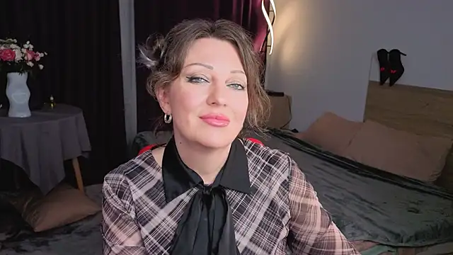 Sirena Fly online show from 06.17.26