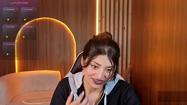 Lia queen tx online show from 05.05.26