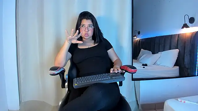 selena  smith1 online show from 03.16.26