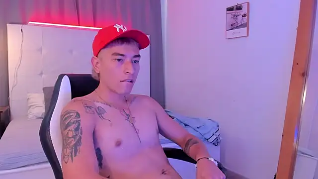 Thiago 2003  online show from 04.25.26