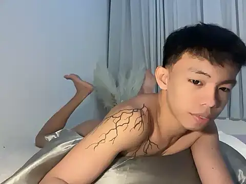 Snapshot of hottasianboy chatting on 06.20.26 hottasianboy online show from 06.20.26