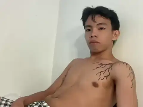 Snapshot of hottasianboy chatting on 07.29.26 hottasianboy online show from 07.29.26