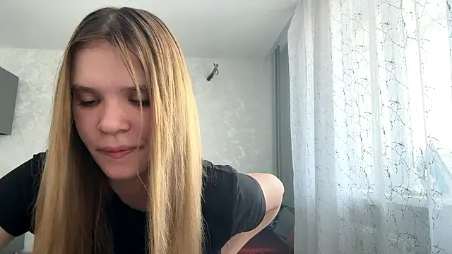 Snapshot of OlaTaulbee chatting on 03.15.26 OlaTaulbee online show from 03.15.26