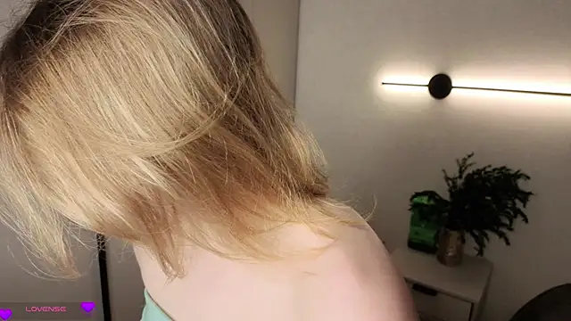 Snapshot of AureliaAngel chatting on 03.27.26 AureliaAngel online show from 03.27.26