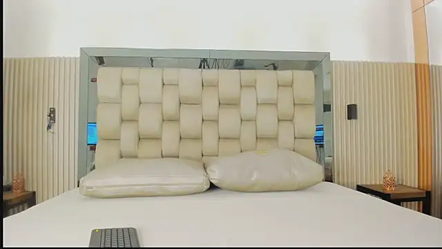 alika brown  online show from 03.17.26